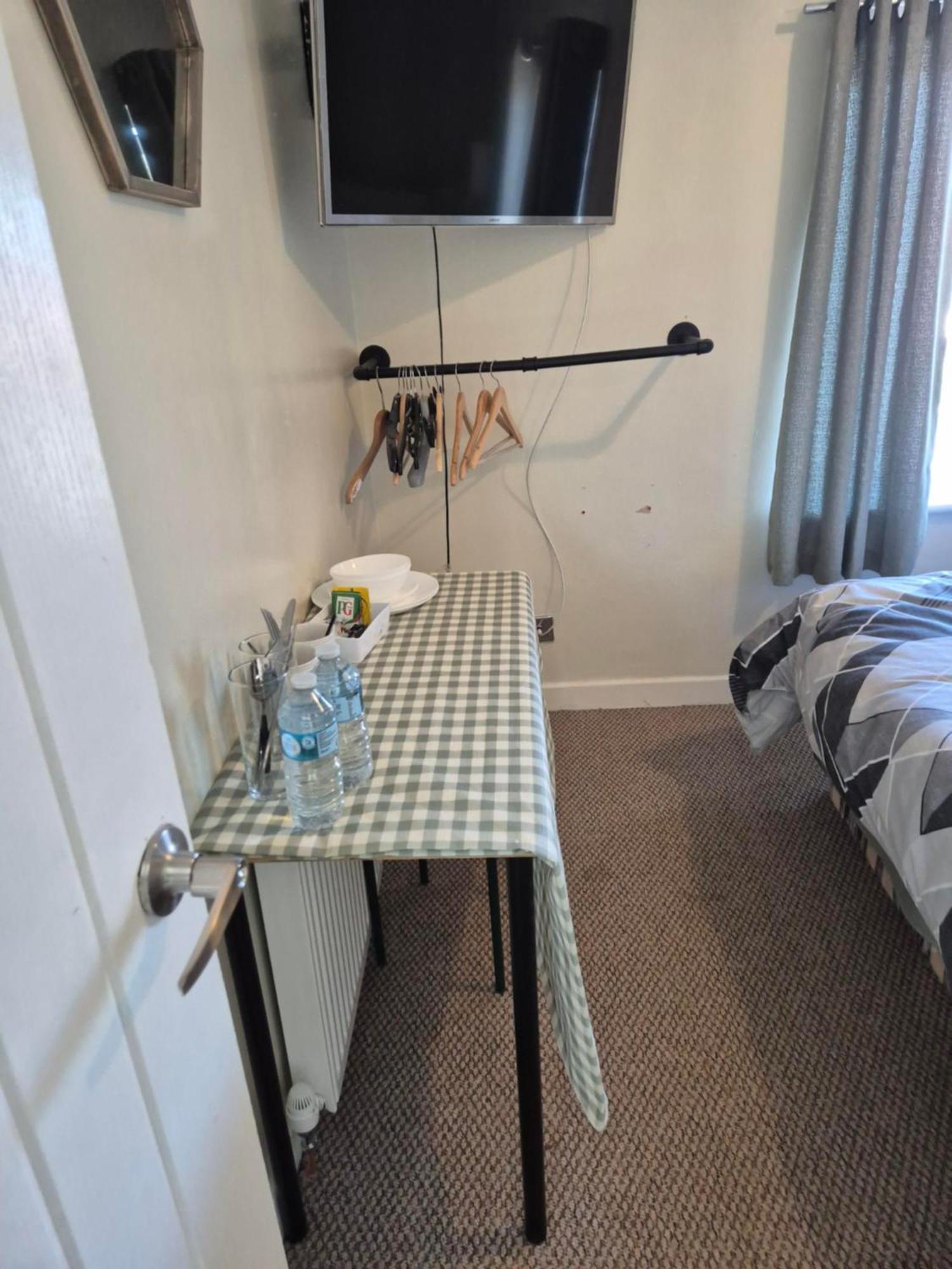 Accomadation 렉섬 외부 사진