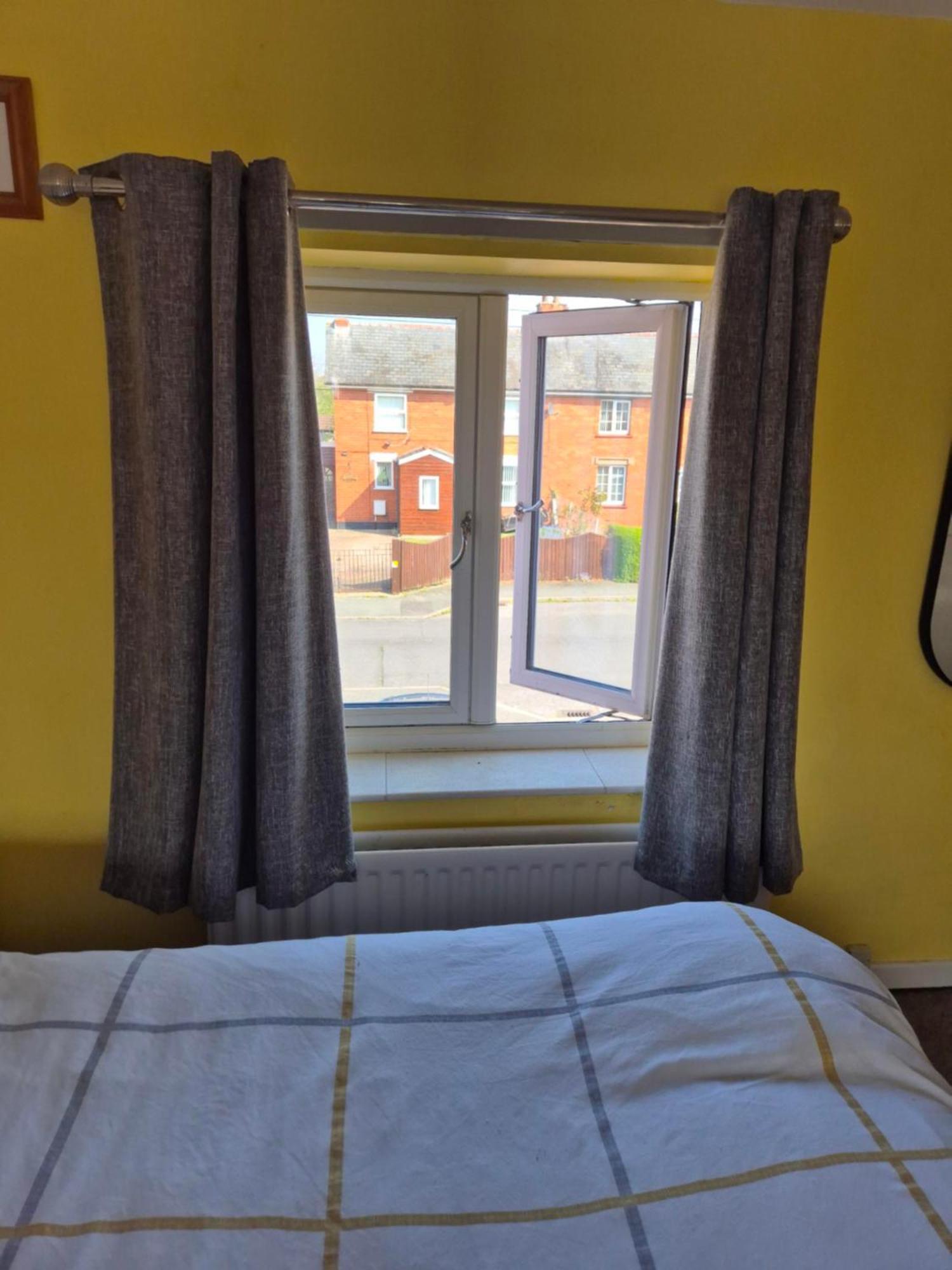 Accomadation 렉섬 외부 사진