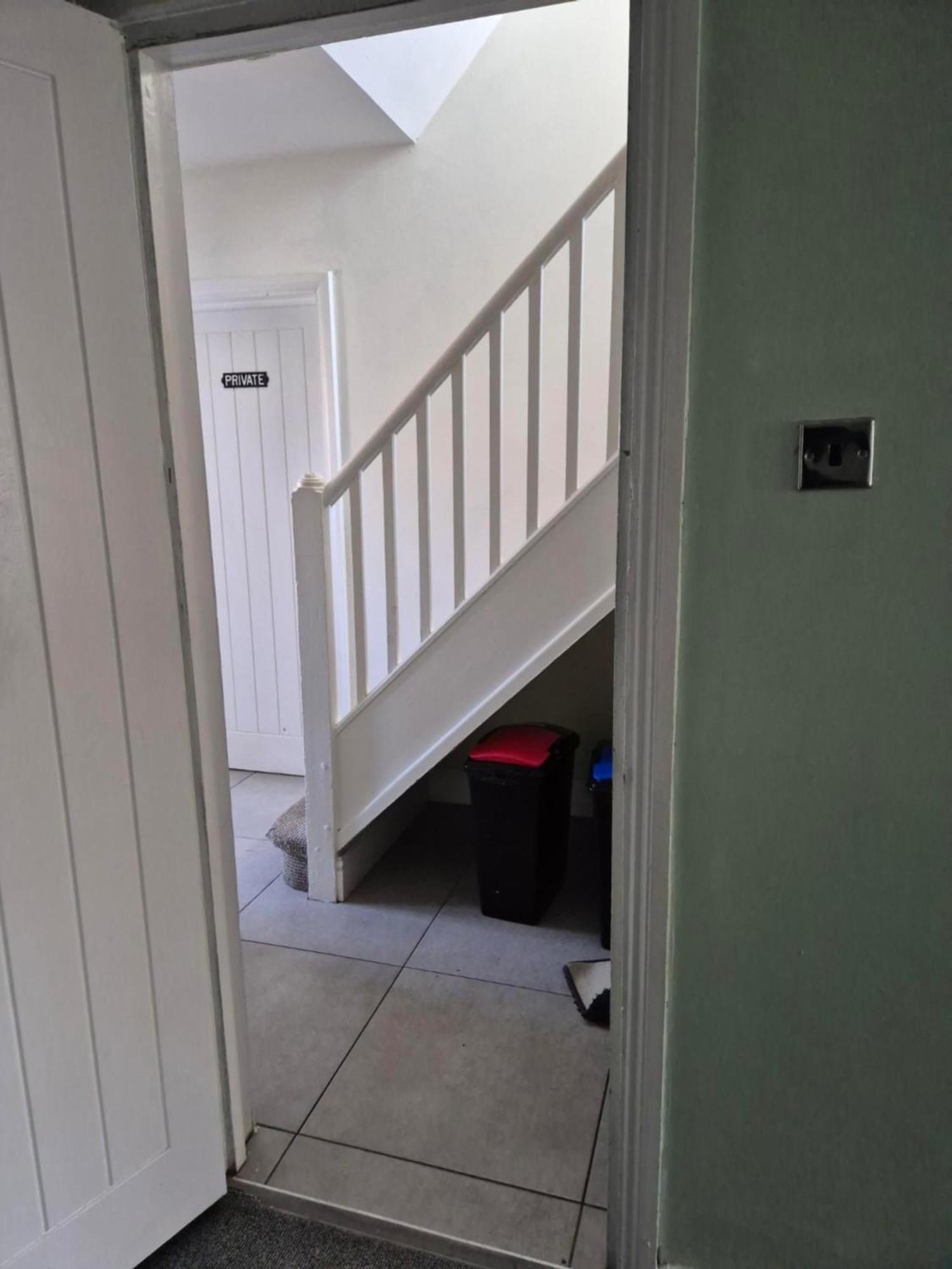 Accomadation 렉섬 외부 사진