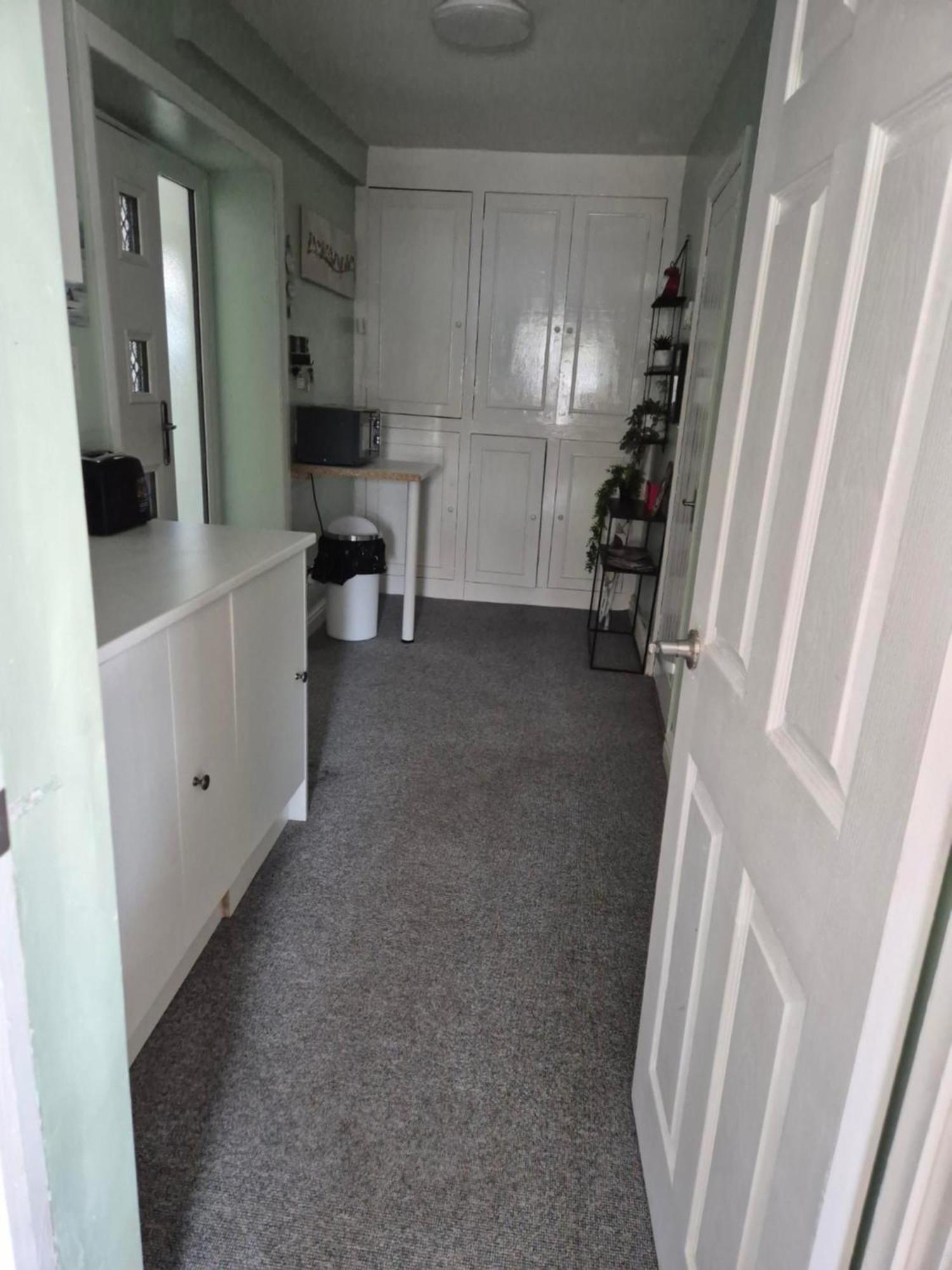 Accomadation 렉섬 외부 사진