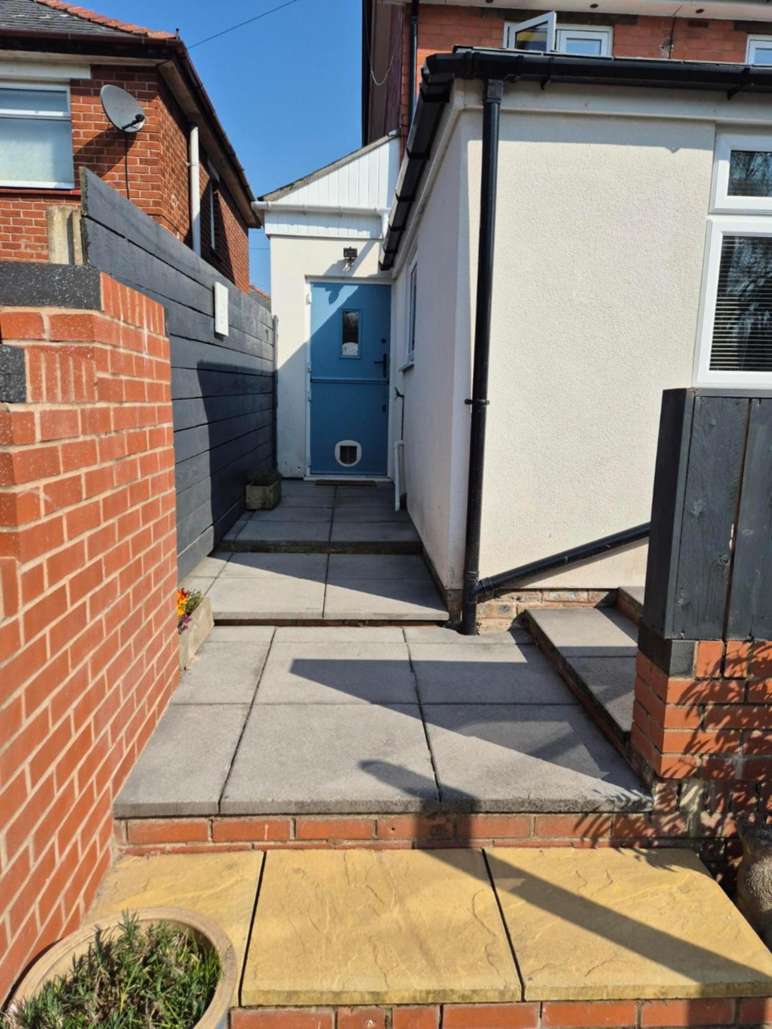 Accomadation 렉섬 외부 사진