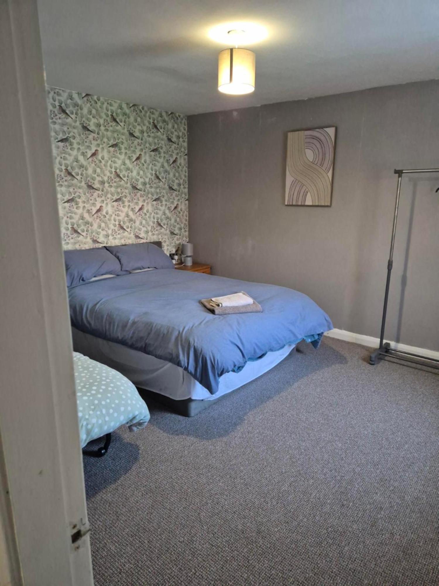 Accomadation 렉섬 외부 사진