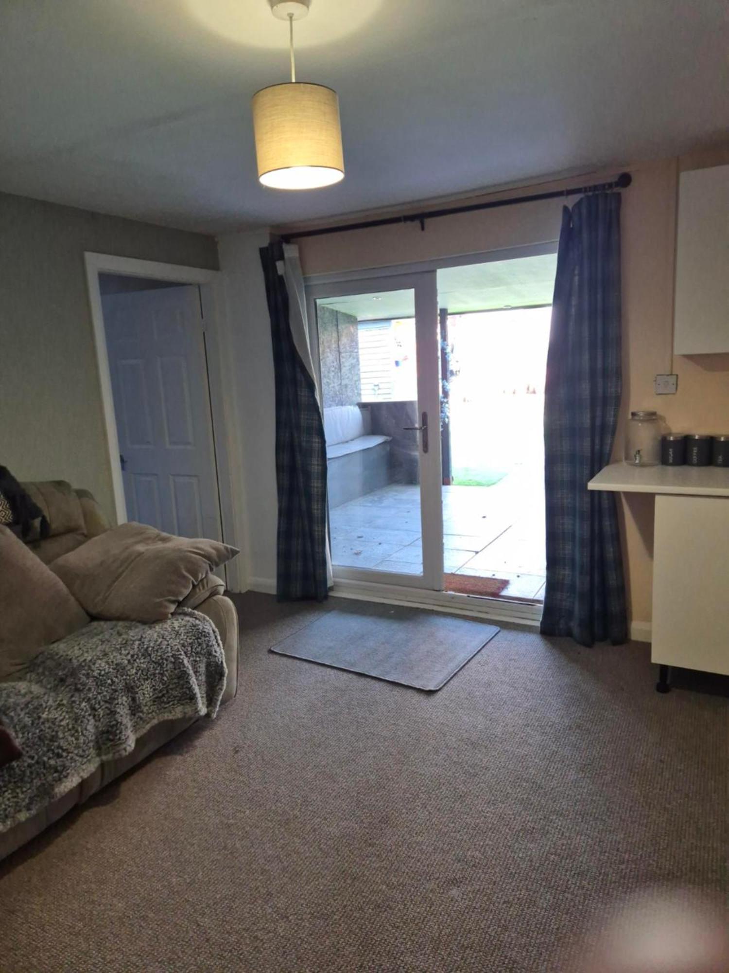 Accomadation 렉섬 외부 사진