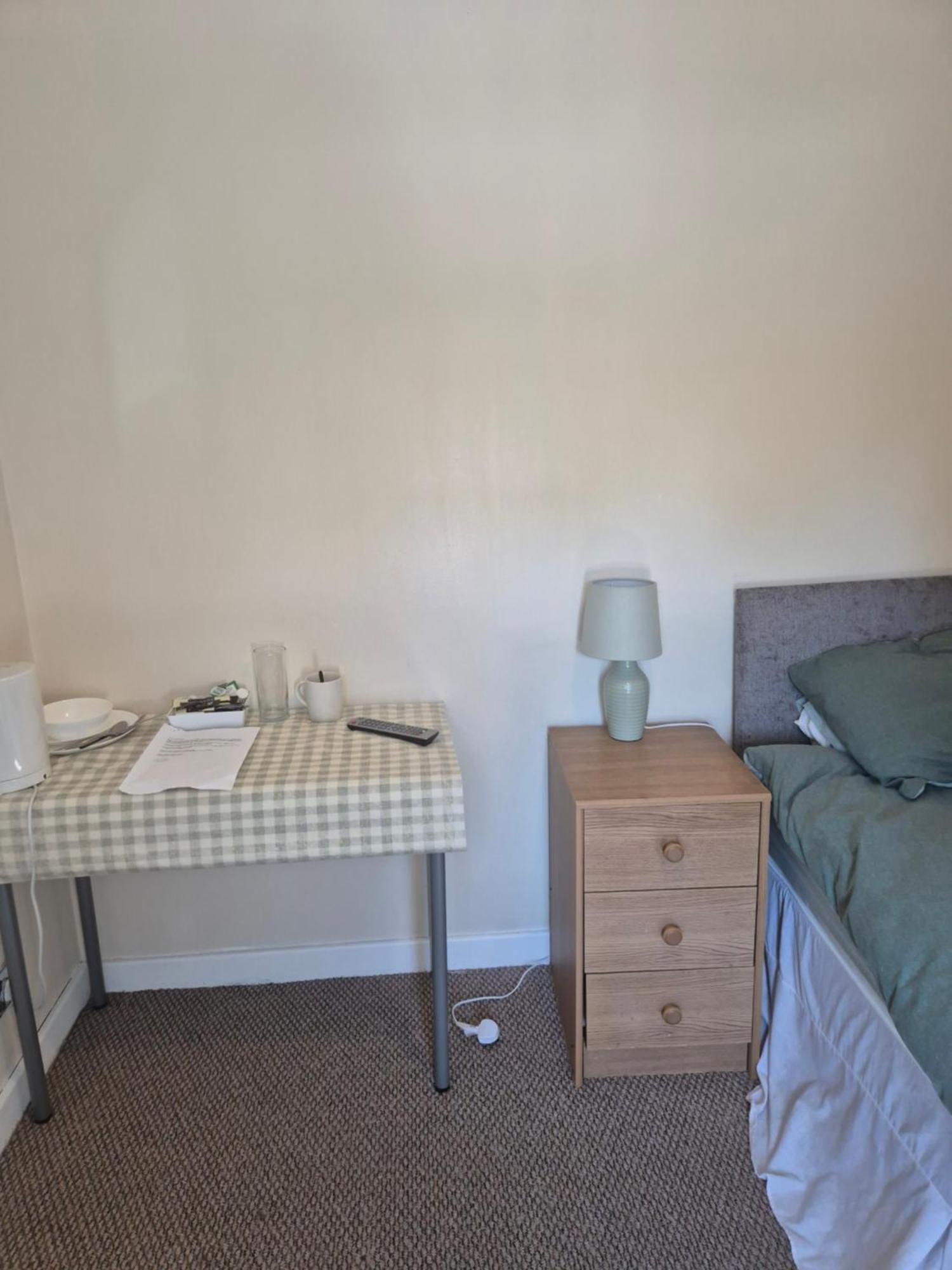 Accomadation 렉섬 외부 사진
